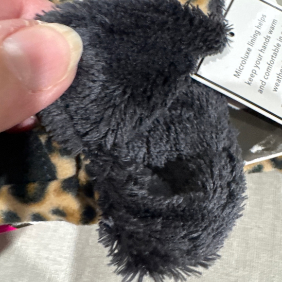 Women's Isotoner Leopard Print Microluxe Lining Gloves One Size Brown Black - Picture 3 of 7